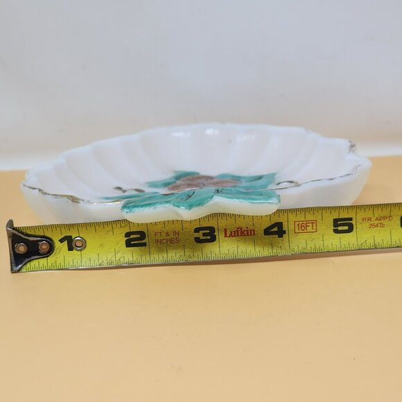 Vintage Grape Leaf Ceramic Decorative Plate 10"x8" - Picture 4 of 7